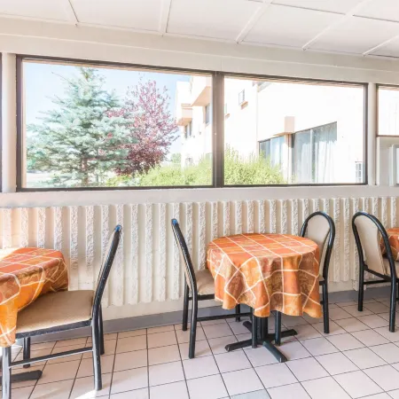 Super 8 by Wyndham Laramie