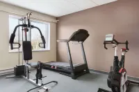 Travelodge by Wyndham Baie-Comeau - parking