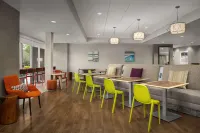 Home2 Suites by Hilton Jacksonville - Uima-altaat