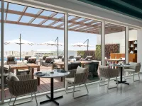 ABESQ DOHA HOTEL & RESIDENCES by IHG ラメズ・ショッピング・コンプレックス周辺のホテル