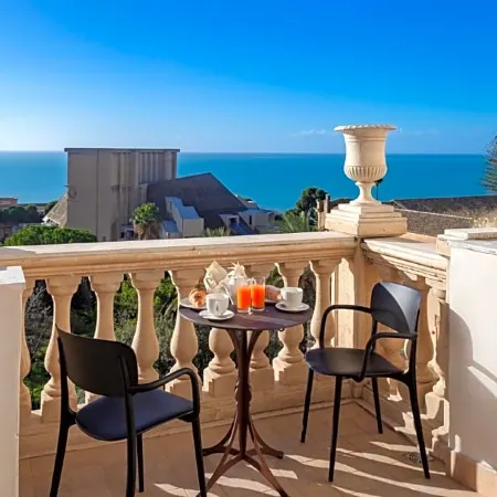 La Paloma Blanca Hotel