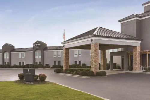 Country Inn & Suites by Radisson, Dunn, NC Hotels in Dunn