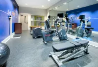 Holiday Inn Express & Suites PELL市 - 健身室/gym room