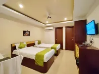 Hotel Jasmin Palace 유트칼 구라바 마두수단 공원 주변 호텔