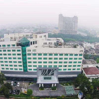 Emerald Garden International Hotel Hotels near Mujur aquarium 12344
