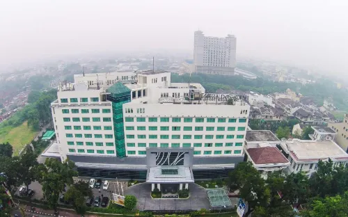 Emerald Garden International Hotel - Pools