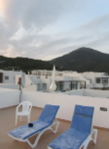 Penthouse with Breathtaking Panoramic Views of Mediterranean Sea and Mountain. Hotels in Akanthou