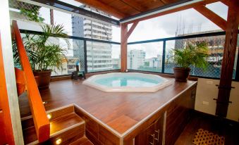 Luxurious and Elegant Apartment in Bella Vista