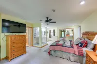 Marble Mountainside Escape w/ Wraparound Deck - Country Houses