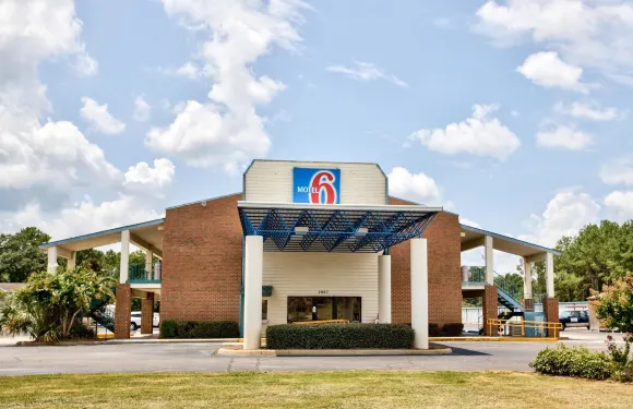 多森6號汽車旅館