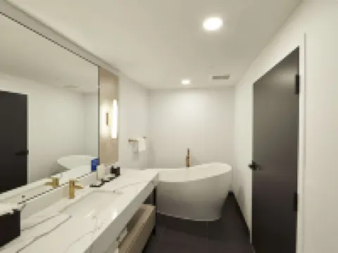 Bloom Mississauga, Tapestry Collection by Hilton Hotels near Mississauga Convention Centre