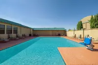 Days Inn by Wyndham Roswell - Rooftop Pools