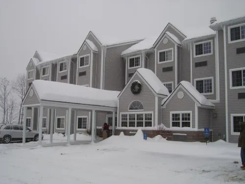 Parry Sound Inn & Suites Hotels in Seguin