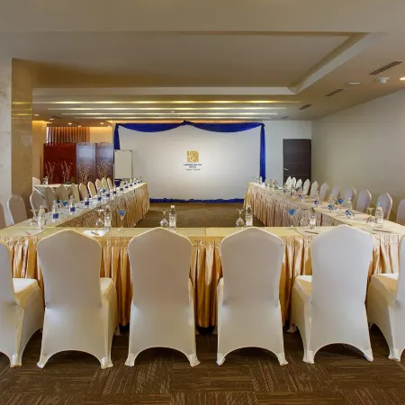 Jasmine Palace Hotel