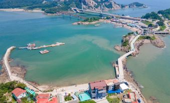 Gunsan (Seonyudo) Yunslo Pool Spa Pension