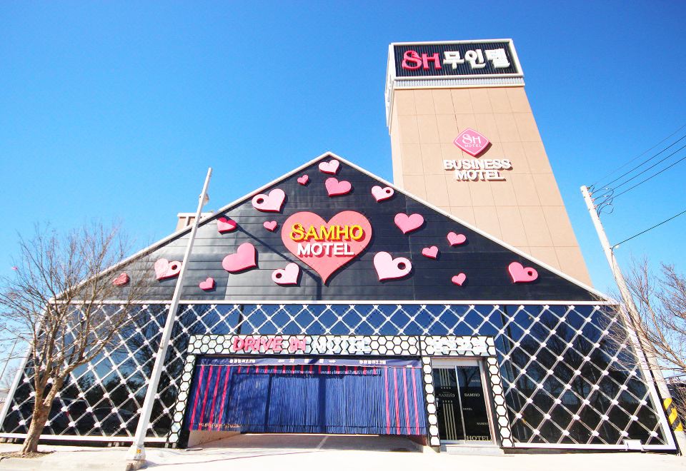 영암 삼호 무인텔 넓은 방 모습