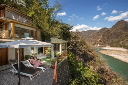 Raga on the Ganges Отели рядом с достопримечательностью «Star Trekk Adventure Beach Camp Side»