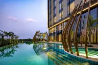 Radisson Blu Hotel & Spa, Nashik - Swimmingpools