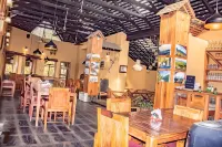 Prakriti Aalay - Riverside Mountain View Boutique Eco Resort - breakfast