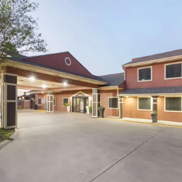 Best Western Plus Edinburg Inn  Suites