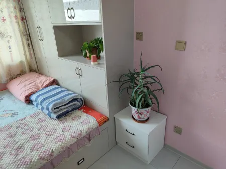 Zhenglan Banner Xiaoyuer Deluxe Family Homestay (Bayin Aobao Road)