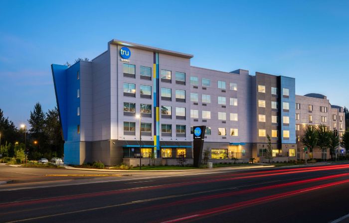 Tru by Hilton Eugene