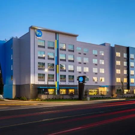Tru by Hilton Eugene