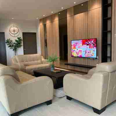 Rex 3Bedroom 5-10Pax  5Min Drive to Vivacity Rooms