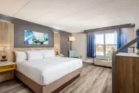 La Quinta Inn & Suites by Wyndham Lexington Park - Patuxent Hotels in Solomons