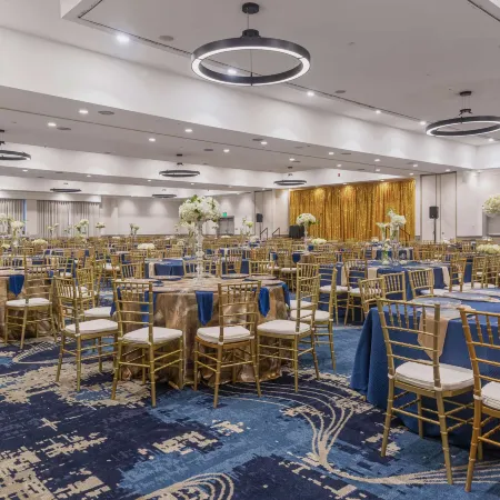 DoubleTree by Hilton Bakersfield