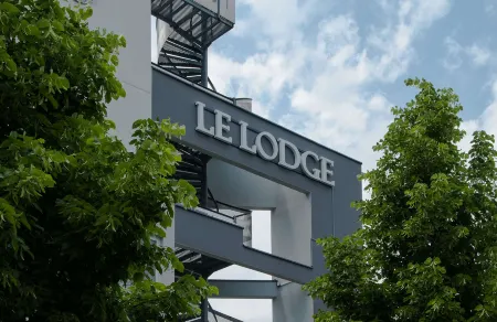 Le Lodge Brit Hotel Strasbourg Zenith Отели в г. Ашенхейм