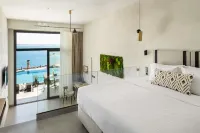 Akrotiri Olympus Luxury Suites