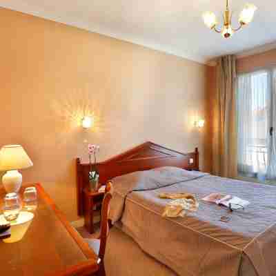 Hostellerie des Trois Pigeons, Paray Le Monial Rooms
