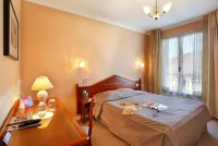 Hostellerie des Trois Pigeons, Paray-Le-Monial Hotels in Gueugnon