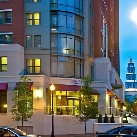 Residence Inn Alexandria Old Town South at Carlyle Отели рядом с достопримечательностью «Набережная Старого города»