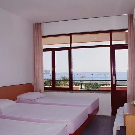 Aysev Hotel Отели рядом с достопримечательностью «Cleopatra Beach»