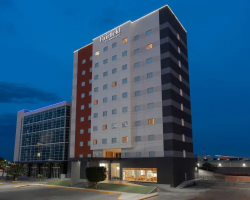Fairfield Inn & Suites San Luis Potosi Отели рядом с достопримечательностью «Арена «Эль-Домо»»