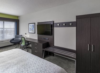Holiday Inn Express & Suites Saskatoon East - University