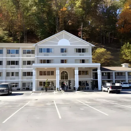 Cherokee Grand Hotel