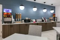 La Quinta Inn and Suites by Wyndham Ft. Worth - Burleson - sarapan