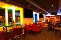 Ramada by Wyndham Indianapolis Speedway - bar