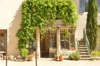 Clementine - Private Studio 50m from Centre Ville