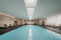 Four Seasons Hotel Toronto - Luxury