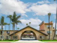 Hyland Inn Near Legoland Hotels near Tamarack Surf Beach