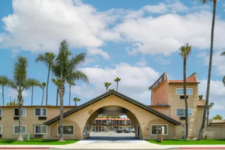 Hyland Inn Near Legoland Отели в г. Карлсбад