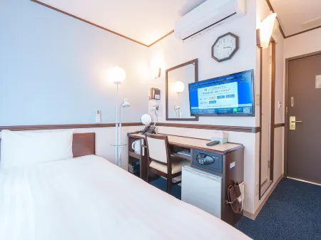 Toyoko Inn Shin-Osaka-Eki Higashi-Guchi