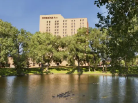 DoubleTree by Hilton Minneapolis-Park Place Hotels in Minneapolis