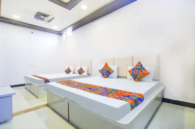 FabHotel Shree Moti Palace Các khách sạn ở Sewarkhedi