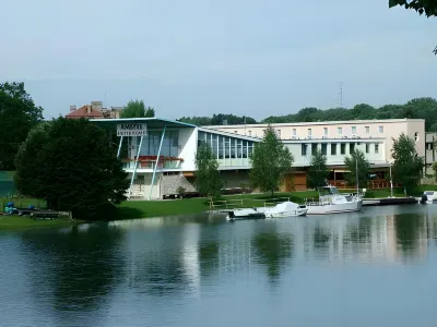 Amstel Hattyú Panzió -Érintésmentes bejelentkezés