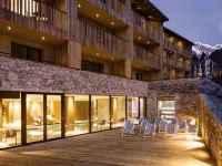 Grand Hotel Courmayeur Mont Blanc, by R Collection Hotels Hotels near Checrouit